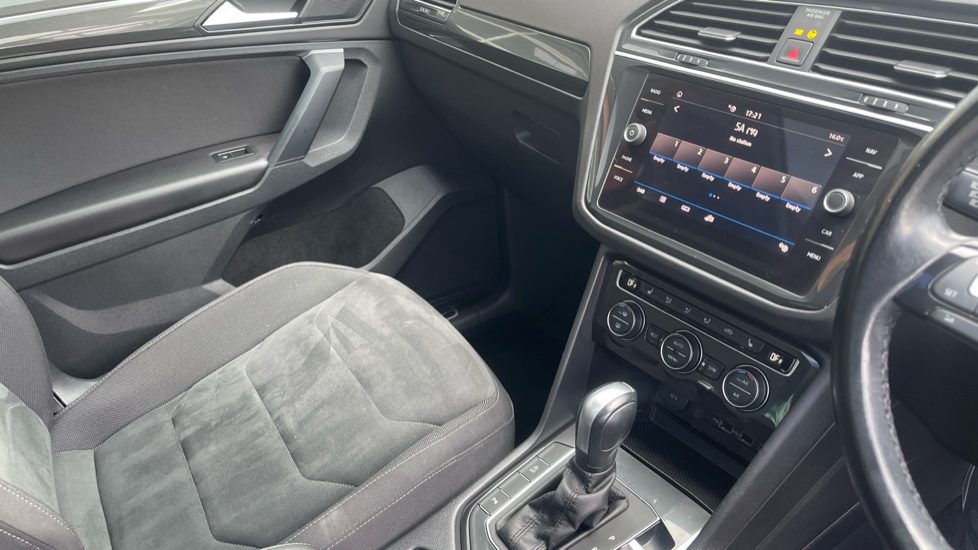 Volkswagen Tiguan 1.5 TSi EVO 150 SEL 5dr DSG Petrol Estate - Image 14