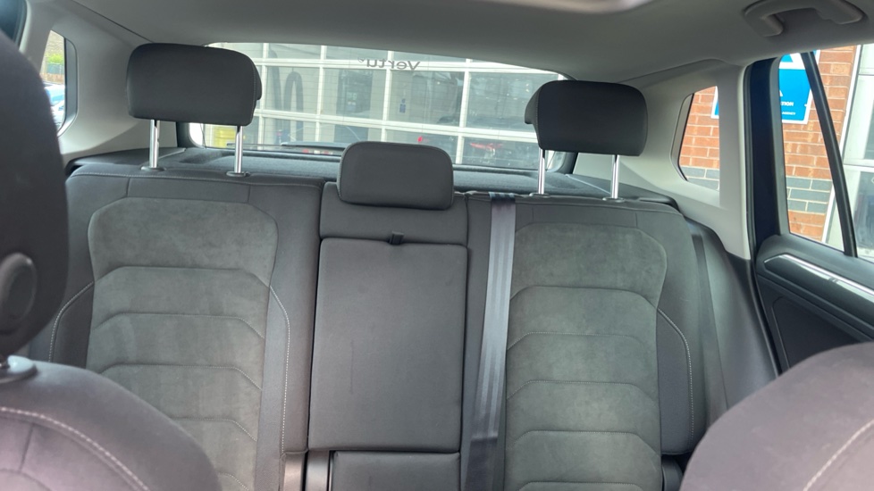 Volkswagen Tiguan 1.5 TSi EVO 150 SEL 5dr DSG Petrol Estate - Image 15