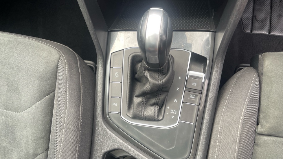 Volkswagen Tiguan 1.5 TSi EVO 150 SEL 5dr DSG Petrol Estate - Image 36