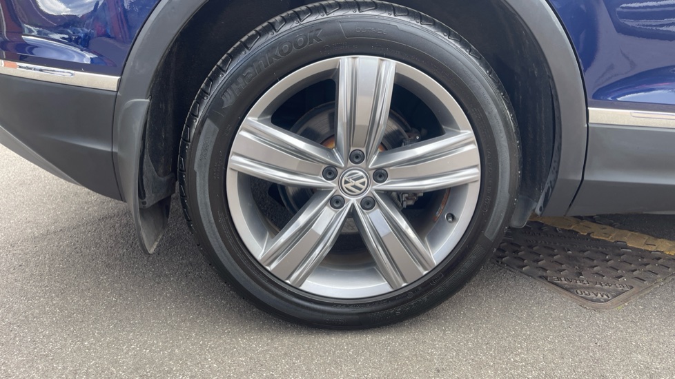 Volkswagen Tiguan 1.5 TSi EVO 150 SEL 5dr DSG Petrol Estate - Image 43
