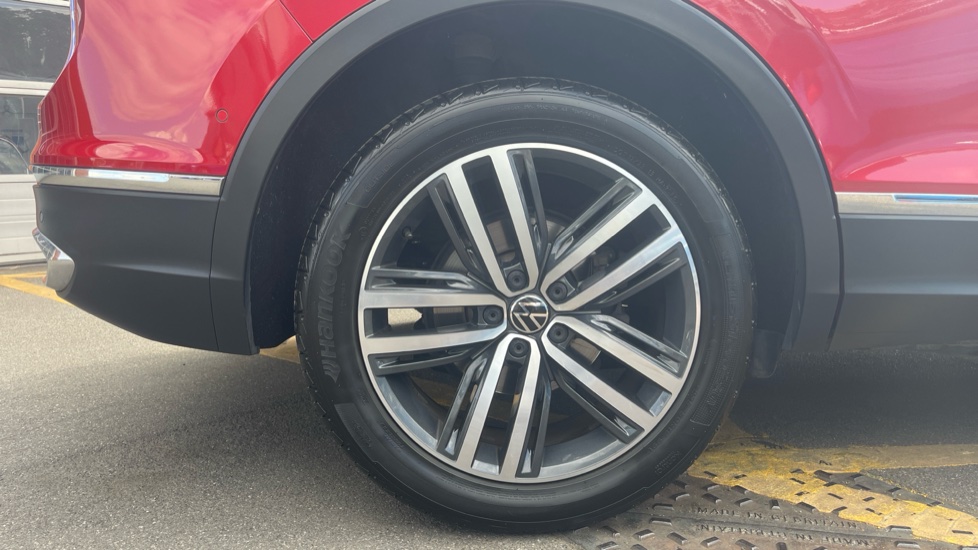 Volkswagen Tiguan 1.5 TSI 150 Elegance 5dr DSG Petrol Estate - Image 7