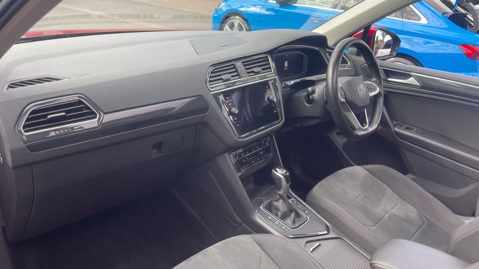 Volkswagen Tiguan 1.5 TSI 150 Elegance 5dr DSG Petrol Estate - Image 9