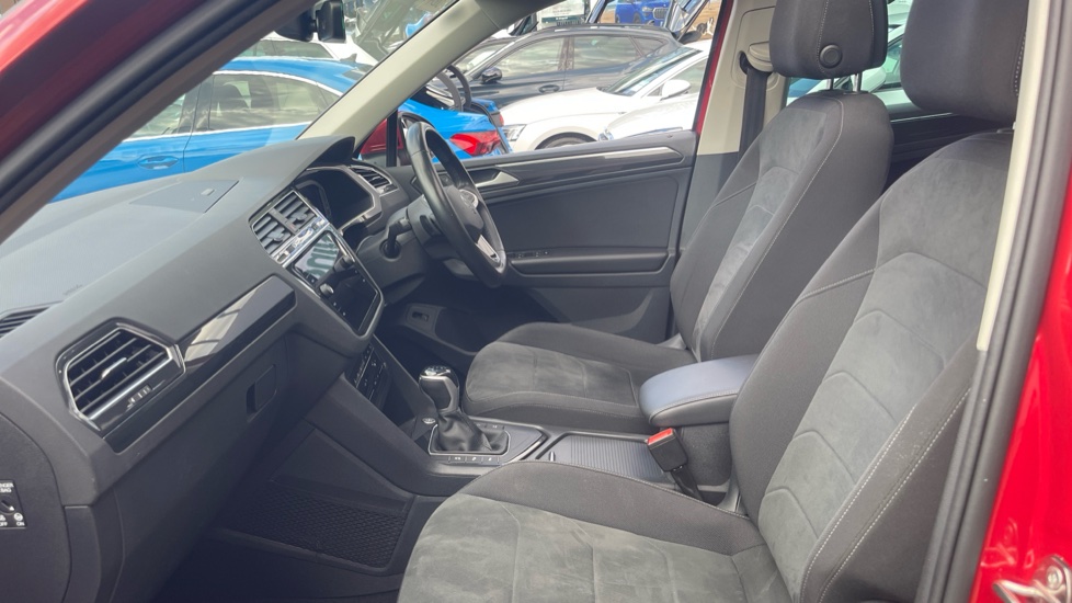 Volkswagen Tiguan 1.5 TSI 150 Elegance 5dr DSG Petrol Estate - Image 25