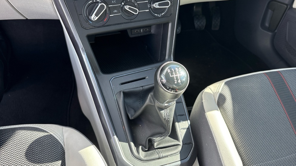 Volkswagen Polo 1.0 TSI 95 Beats 5dr Petrol Hatchback - Image 13