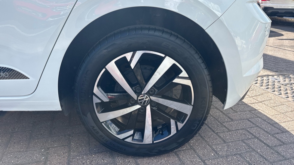 Volkswagen Polo 1.0 TSI 95 Beats 5dr Petrol Hatchback - Image 21