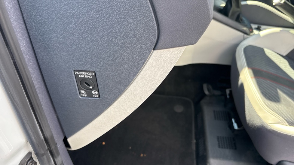 Volkswagen Polo 1.0 TSI 95 Beats 5dr Petrol Hatchback - Image 33
