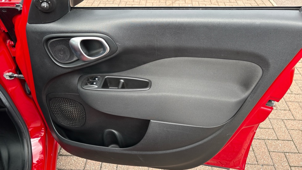Fiat 500L 1.4 Pop Star 5dr Petrol Hatchback - Image 47
