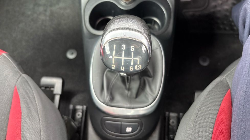 Fiat 500L 1.4 Pop Star 5dr Petrol Hatchback - Image 65