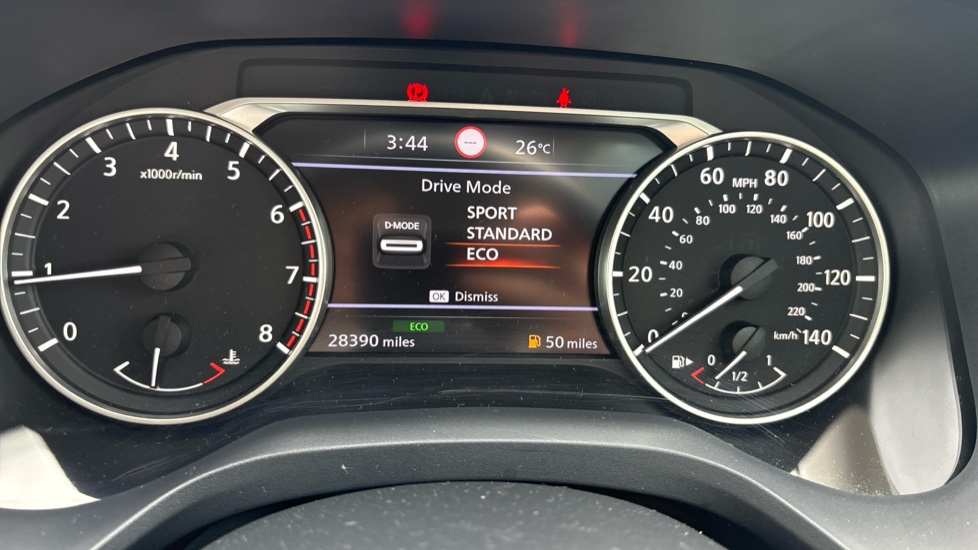 Nissan Qashqai 1.3 DiG-T MH Acenta Premium 5dr Petrol Hatchback - Image 51