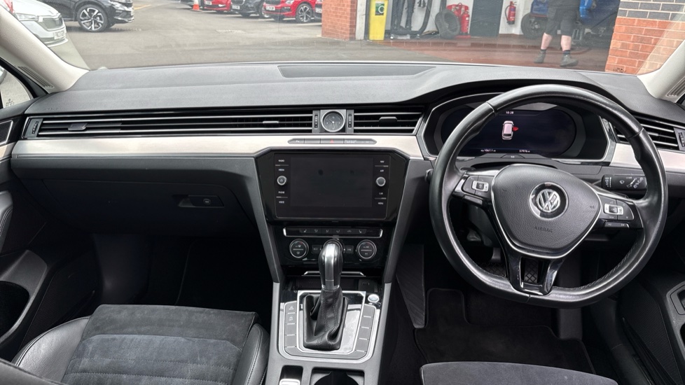 Volkswagen Passat 2.0 TDI GT 5dr DSG [Panoramic Roof] [7 Speed] Diesel Estate - Image 10