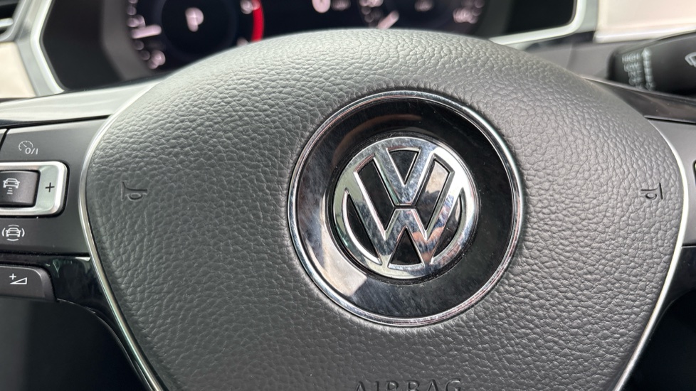 Volkswagen Passat 2.0 TDI GT 5dr DSG [Panoramic Roof] [7 Speed] Diesel Estate - Image 19