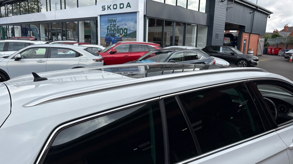 Volkswagen Passat 2.0 TDI GT 5dr DSG [Panoramic Roof] [7 Speed] Diesel Estate - Image 23
