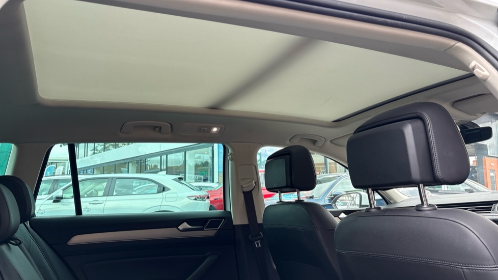 Volkswagen Passat 2.0 TDI GT 5dr DSG [Panoramic Roof] [7 Speed] Diesel Estate - Image 27