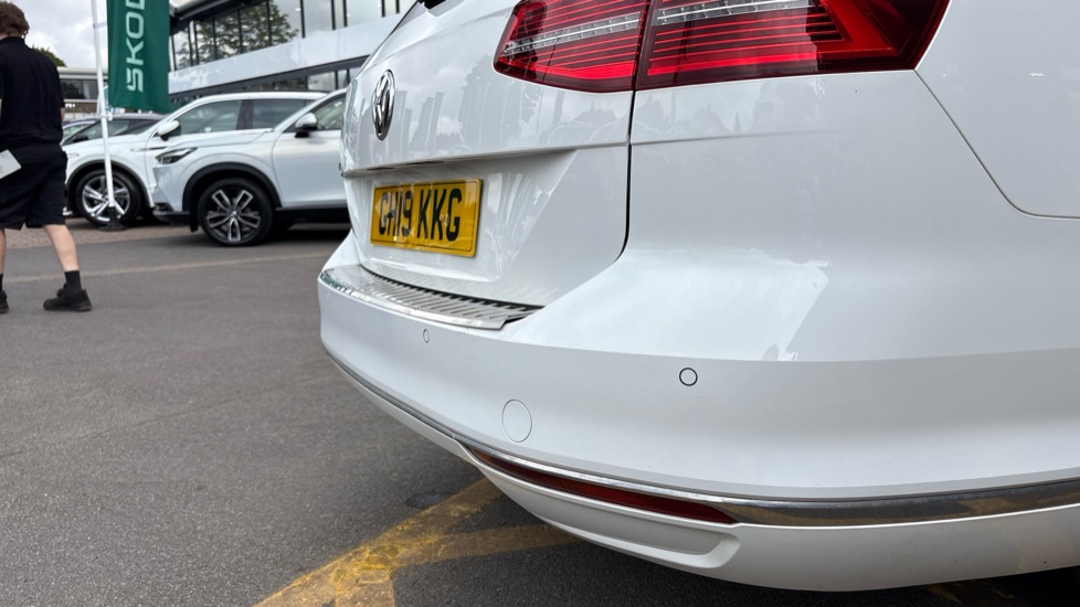 Volkswagen Passat 2.0 TDI GT 5dr DSG [Panoramic Roof] [7 Speed] Diesel Estate - Image 31