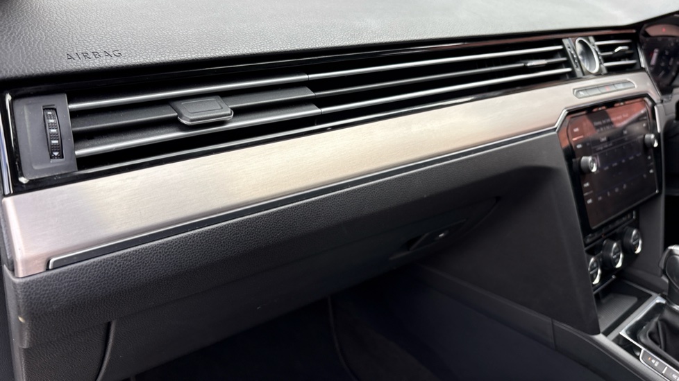 Volkswagen Passat 2.0 TDI GT 5dr DSG [Panoramic Roof] [7 Speed] Diesel Estate - Image 48