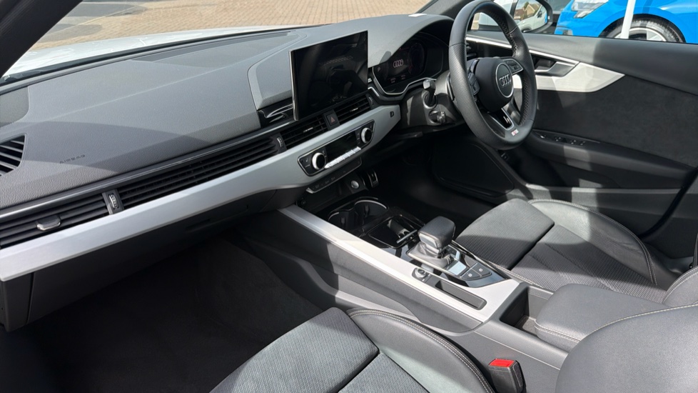 Audi A4 35 TFSI S Line 4dr S Tronic Petrol Saloon - Image 9