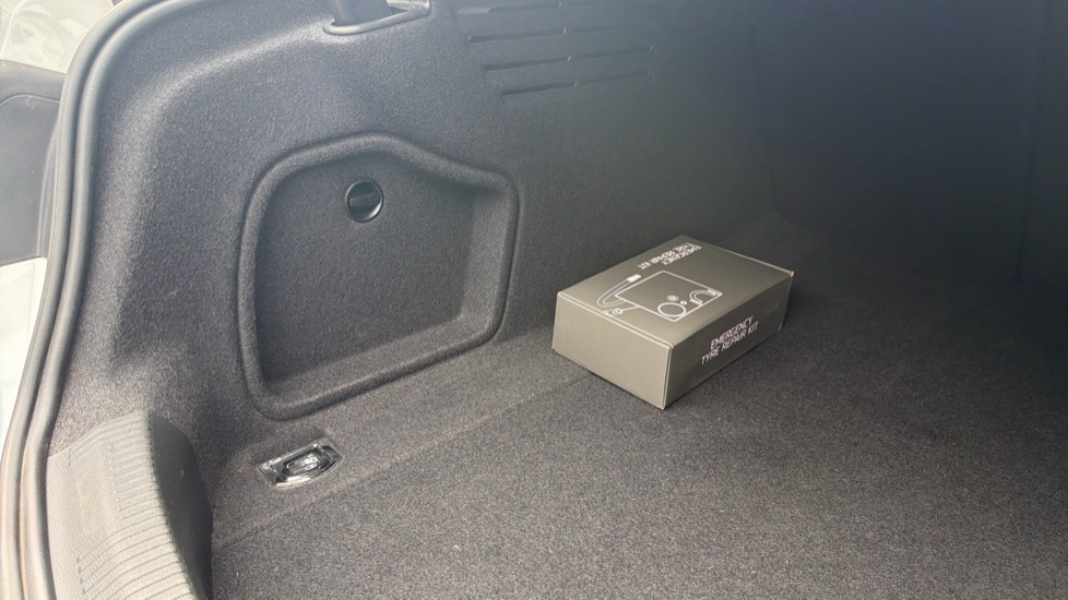 Audi A4 35 TFSI S Line 4dr S Tronic Petrol Saloon - Image 25
