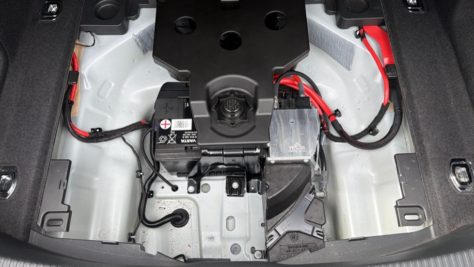 Audi A4 35 TFSI S Line 4dr S Tronic Petrol Saloon - Image 26
