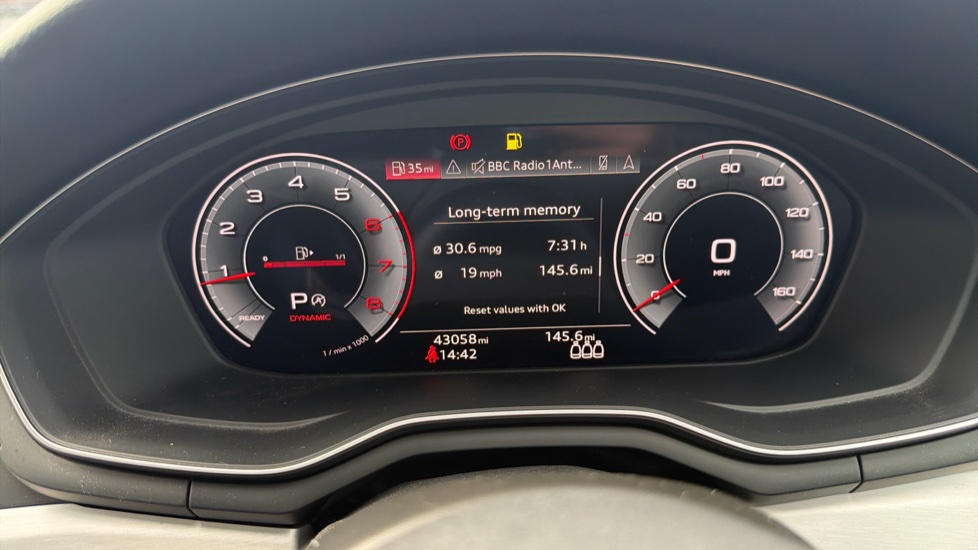 Audi A4 35 TFSI S Line 4dr S Tronic Petrol Saloon - Image 38