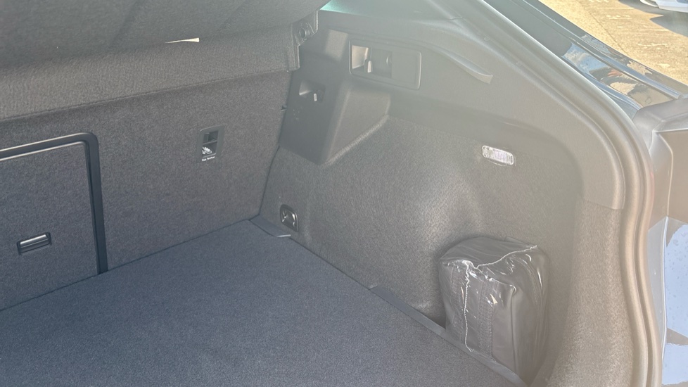 CUPRA Formentor 1.5 eTSI 150 V3 5dr DSG Petrol Estate - Image 35