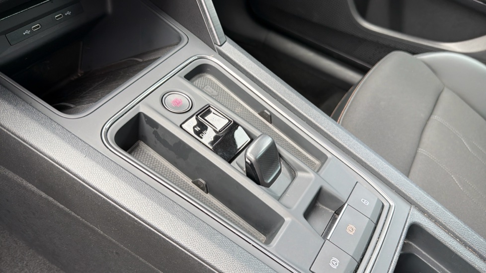 CUPRA Formentor 1.4 eHybrid 204 V1 5dr DSG Estate - Image 13