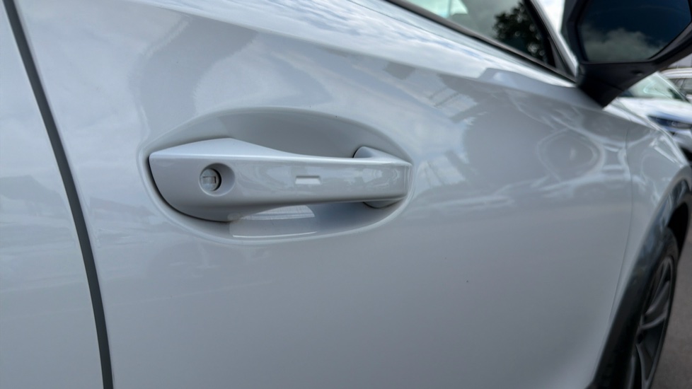 CUPRA Formentor 1.4 eHybrid 204 V1 5dr DSG Estate - Image 23