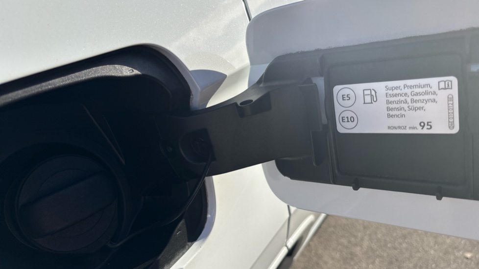 CUPRA Ateca 1.5 EcoTSI V2 5dr DSG Petrol Estate - Image 31