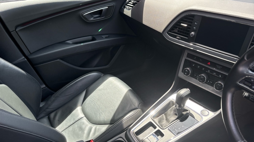 SEAT Leon 2.0 TSI 190 Xcellence Lux [EZ] 5dr DSG Petrol Estate - Image 14
