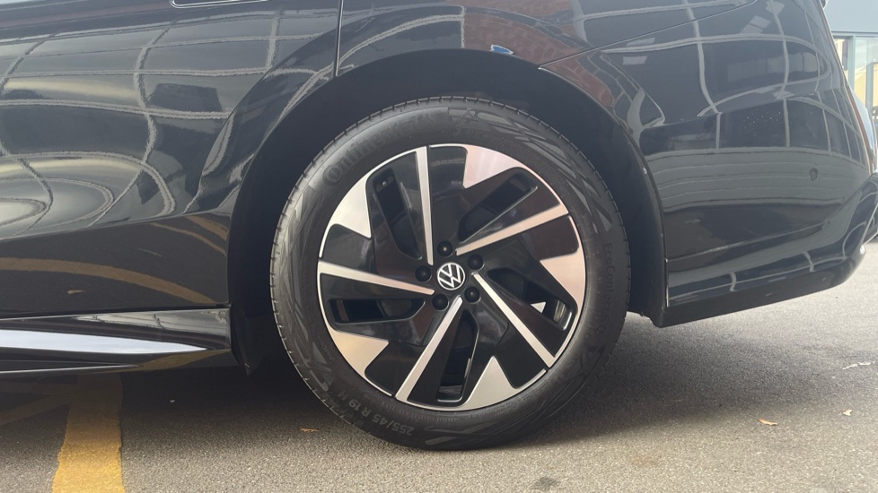 Volkswagen ID.7 210kW Match Pro S Plus 86kWh 5dr Auto Electric Estate - Image 7