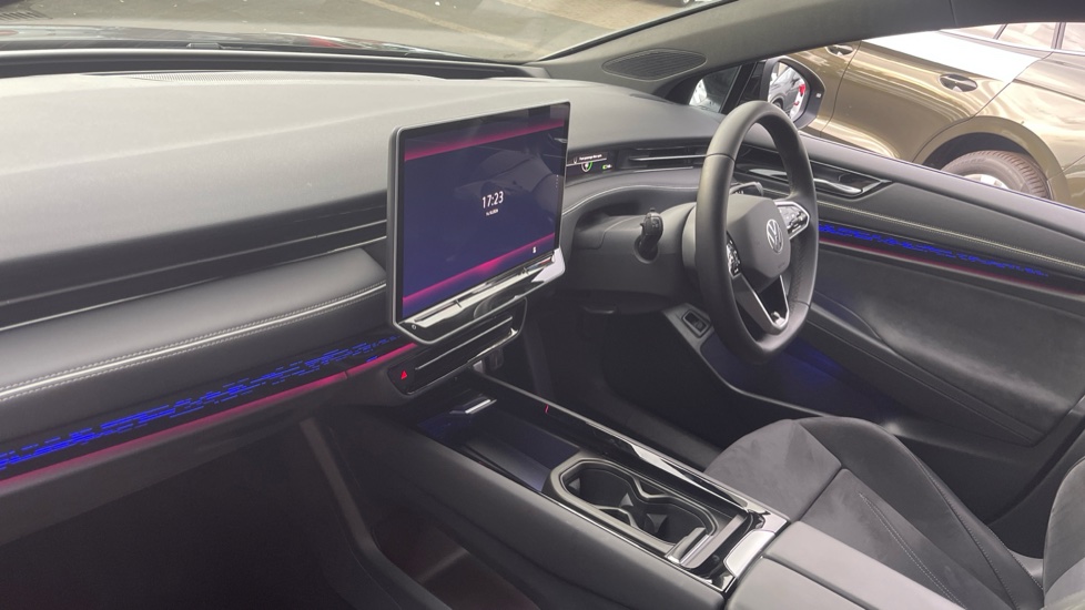 Volkswagen ID.7 210kW Match Pro S Plus 86kWh 5dr Auto Electric Estate - Image 9