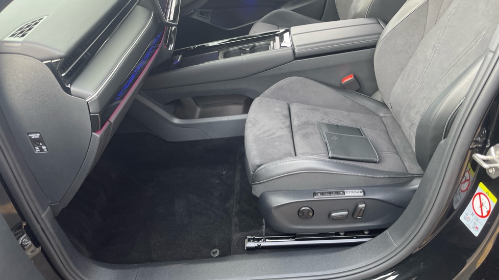 Volkswagen ID.7 210kW Match Pro S Plus 86kWh 5dr Auto Electric Estate - Image 30