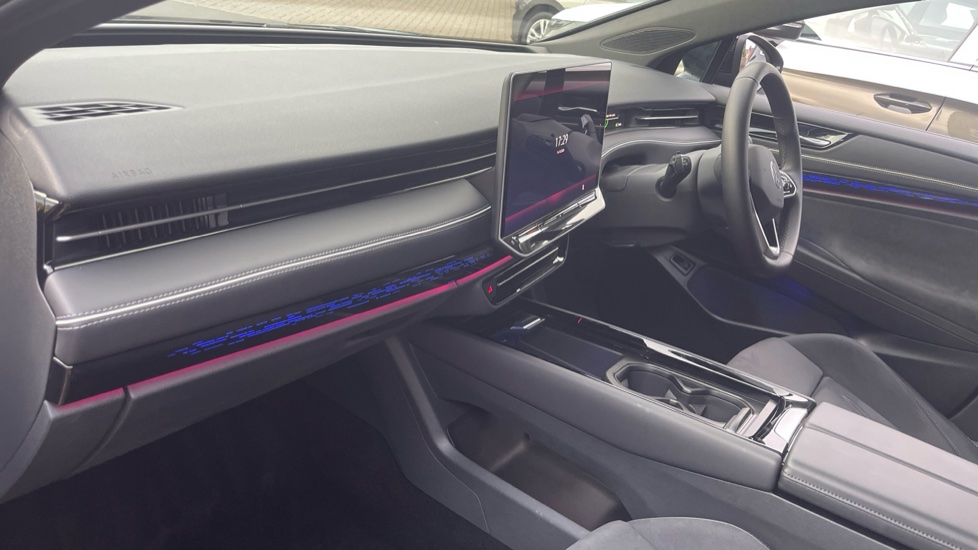 Volkswagen ID.7 210kW Match Pro S Plus 86kWh 5dr Auto Electric Estate - Image 32
