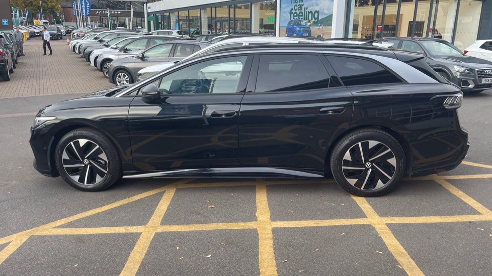 Volkswagen ID.7 210kW Match Pro S Plus 86kWh 5dr Auto Electric Estate - Image 33
