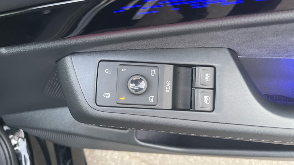 Volkswagen ID.7 210kW Match Pro S Plus 86kWh 5dr Auto Electric Estate - Image 58