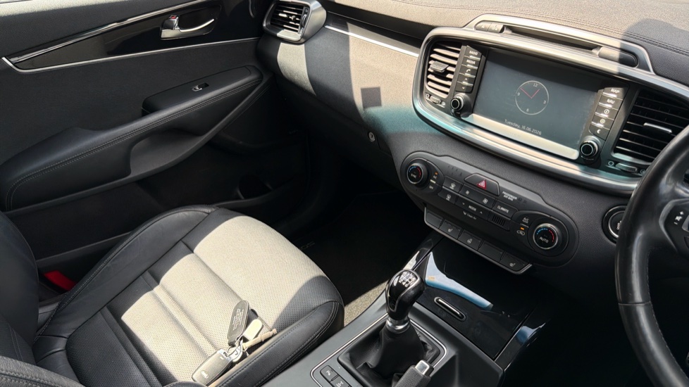 Kia Sorento 2.2 CRDi KX-3 5dr Diesel Station Wagon - Image 14