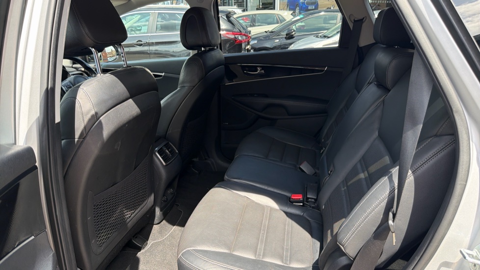 Kia Sorento 2.2 CRDi KX-3 5dr Diesel Station Wagon - Image 16