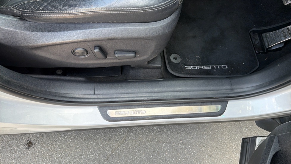 Kia Sorento 2.2 CRDi KX-3 5dr Diesel Station Wagon - Image 46