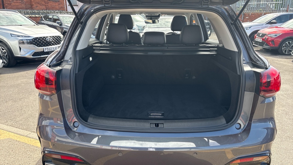 MG HS 1.5 T-GDI SE 5dr DCT Petrol Hatchback - Image 4