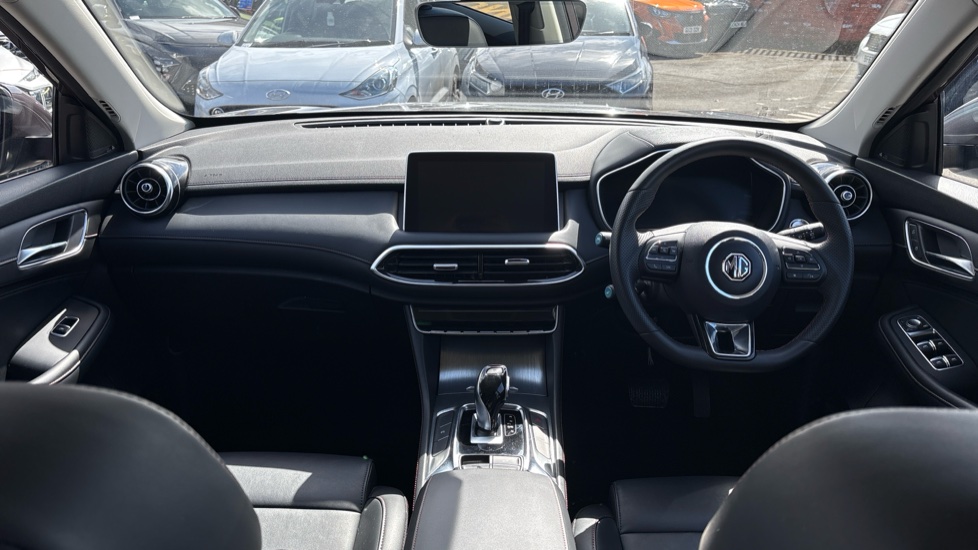 MG HS 1.5 T-GDI SE 5dr DCT Petrol Hatchback - Image 10