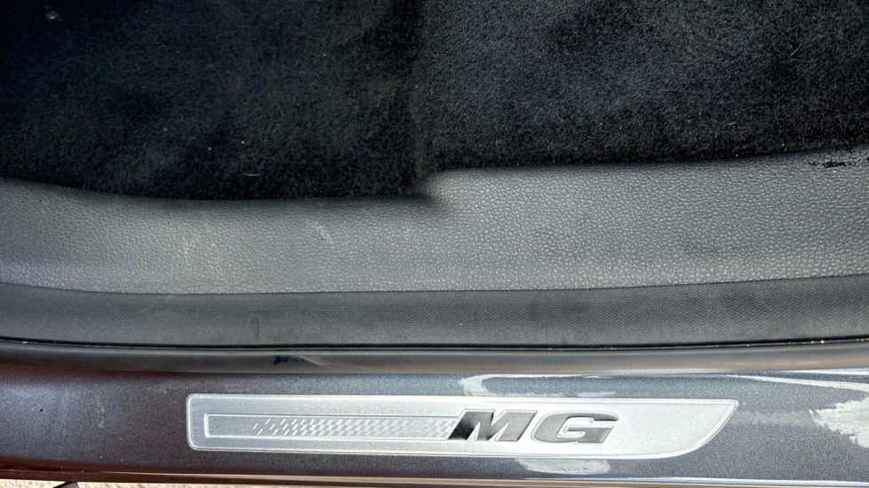 MG HS 1.5 T-GDI SE 5dr DCT Petrol Hatchback - Image 25
