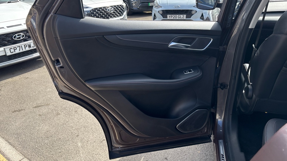 MG HS 1.5 T-GDI SE 5dr DCT Petrol Hatchback - Image 26