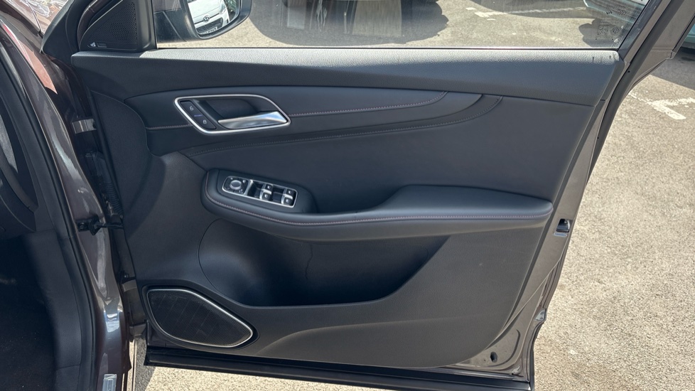 MG HS 1.5 T-GDI SE 5dr DCT Petrol Hatchback - Image 38