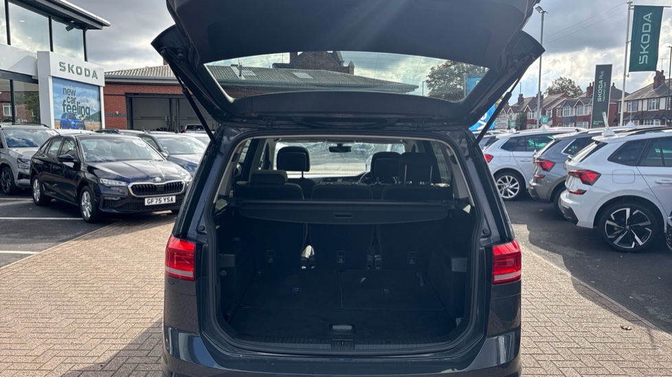 Volkswagen Touran 1.6 TDI 115 SE Family 5dr DSG Diesel Estate - Image 4
