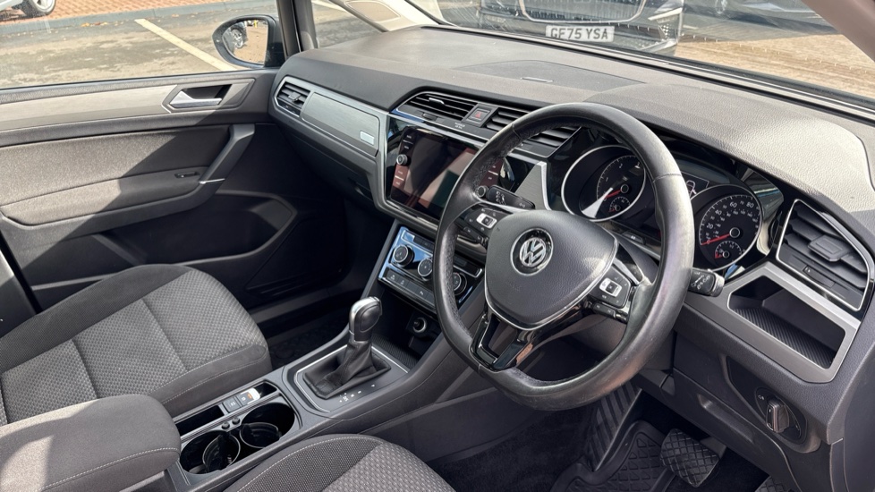 Volkswagen Touran 1.6 TDI 115 SE Family 5dr DSG Diesel Estate - Image 11