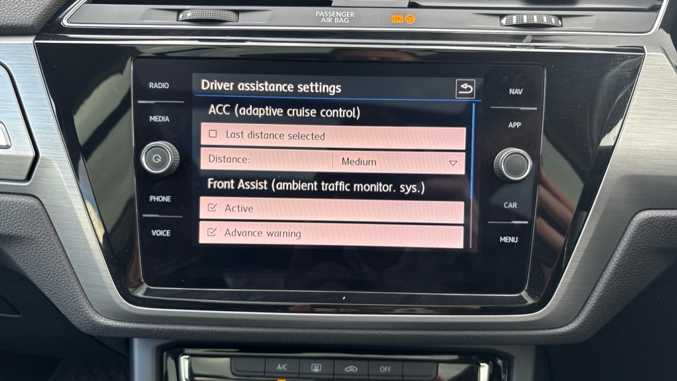 Volkswagen Touran 1.6 TDI 115 SE Family 5dr DSG Diesel Estate - Image 30