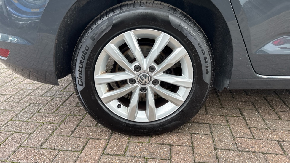 Volkswagen Touran 1.6 TDI 115 SE Family 5dr DSG Diesel Estate - Image 40