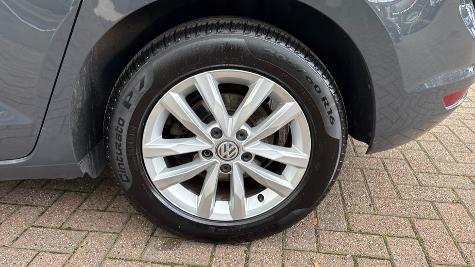 Volkswagen Touran 1.6 TDI 115 SE Family 5dr DSG Diesel Estate - Image 42