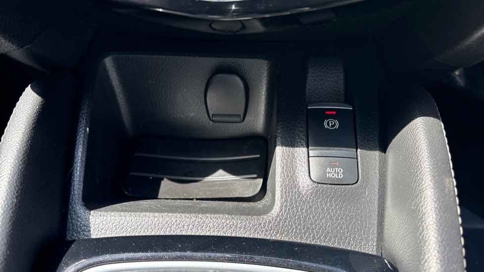 Nissan Qashqai 1.2 DiG-T Tekna 5dr Petrol Hatchback - Image 30