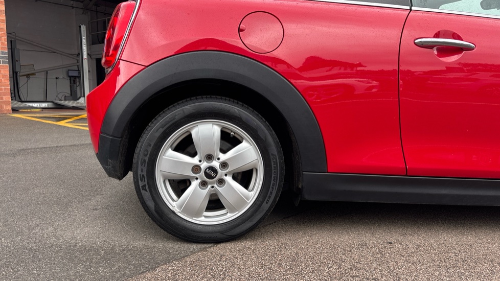 MINI Hatchback 1.5 Cooper 3dr Petrol Hatchback - Image 7