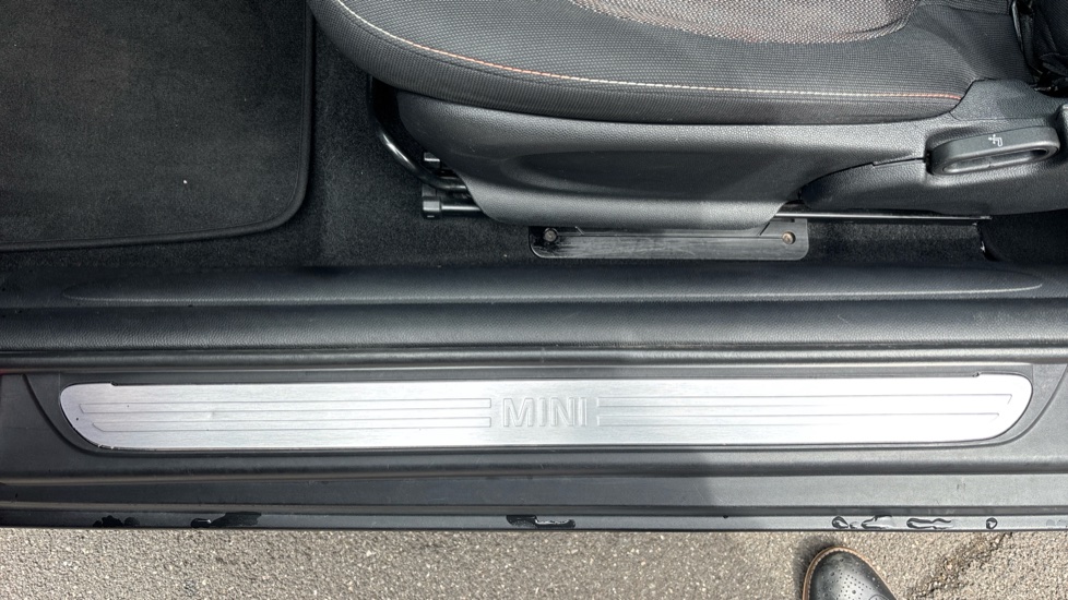 MINI Hatchback 1.5 Cooper 3dr Petrol Hatchback - Image 21
